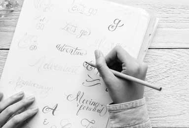 1亿天价太离谱！3000万捡漏稳赚，曼联锋线引援要变天？